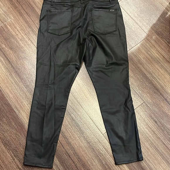 NWOT White House Black Market - Picture 8 of 8